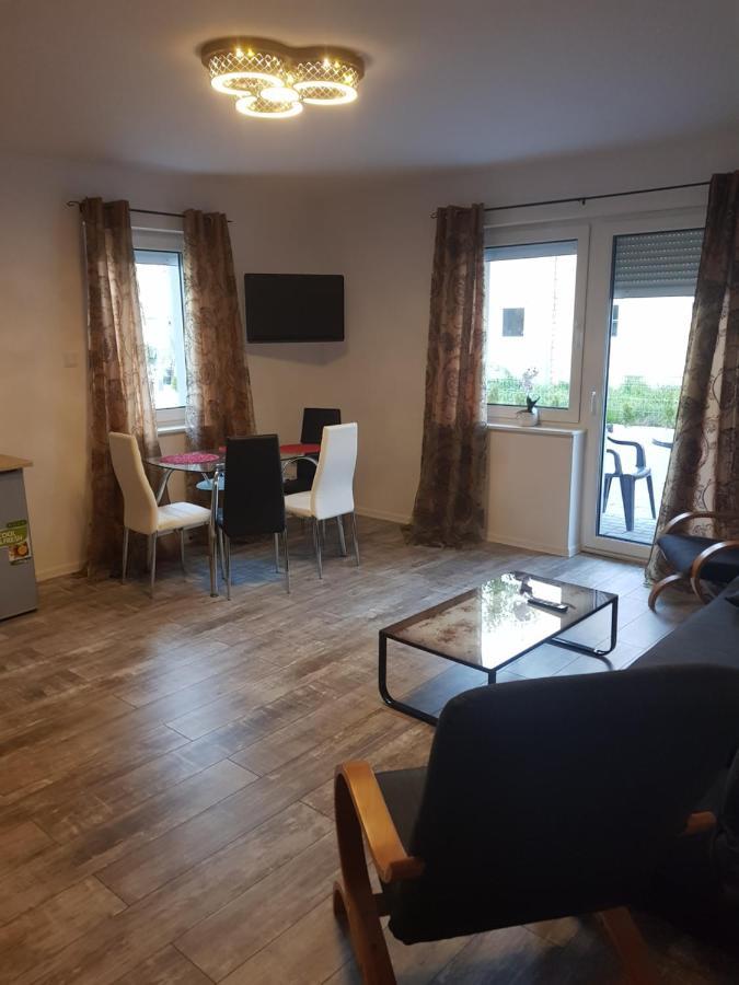 Apartamenty U Tatiany ミエンジボジェ エクステリア 写真